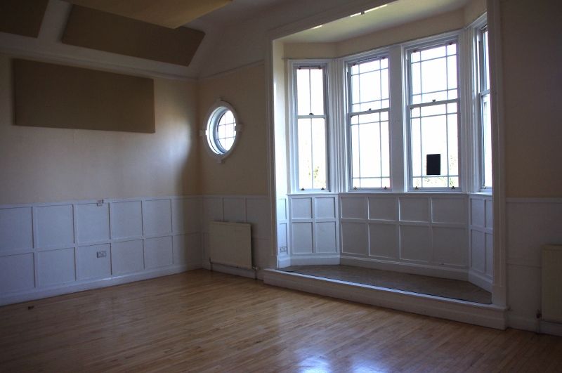 Small Hall1